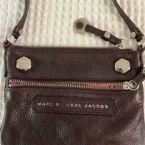 Marc by Marc Jacob’s Small Crossbody
Brown Leather 
2 pockets